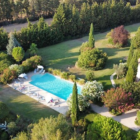 Mas Les Fleurs D'Hilaire Bed & Breakfast Monteux Exterior photo