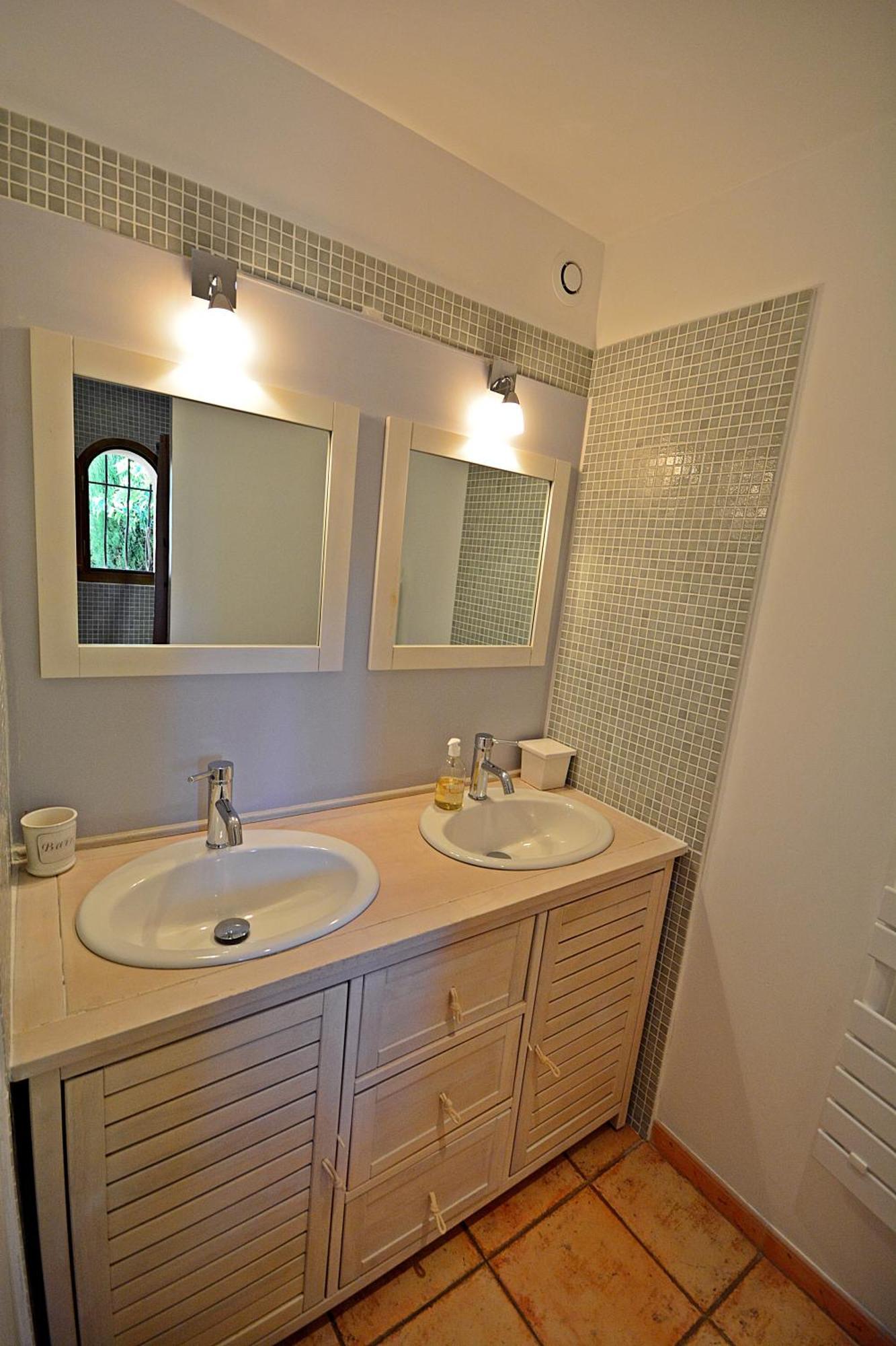 Mas Les Fleurs D'Hilaire Bed & Breakfast Monteux Room photo