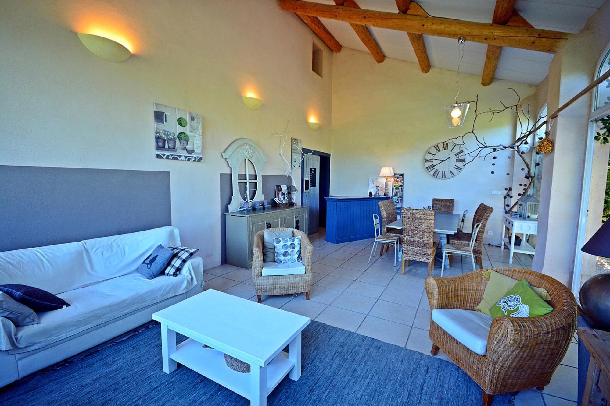 Mas Les Fleurs D'Hilaire Bed & Breakfast Monteux Exterior photo
