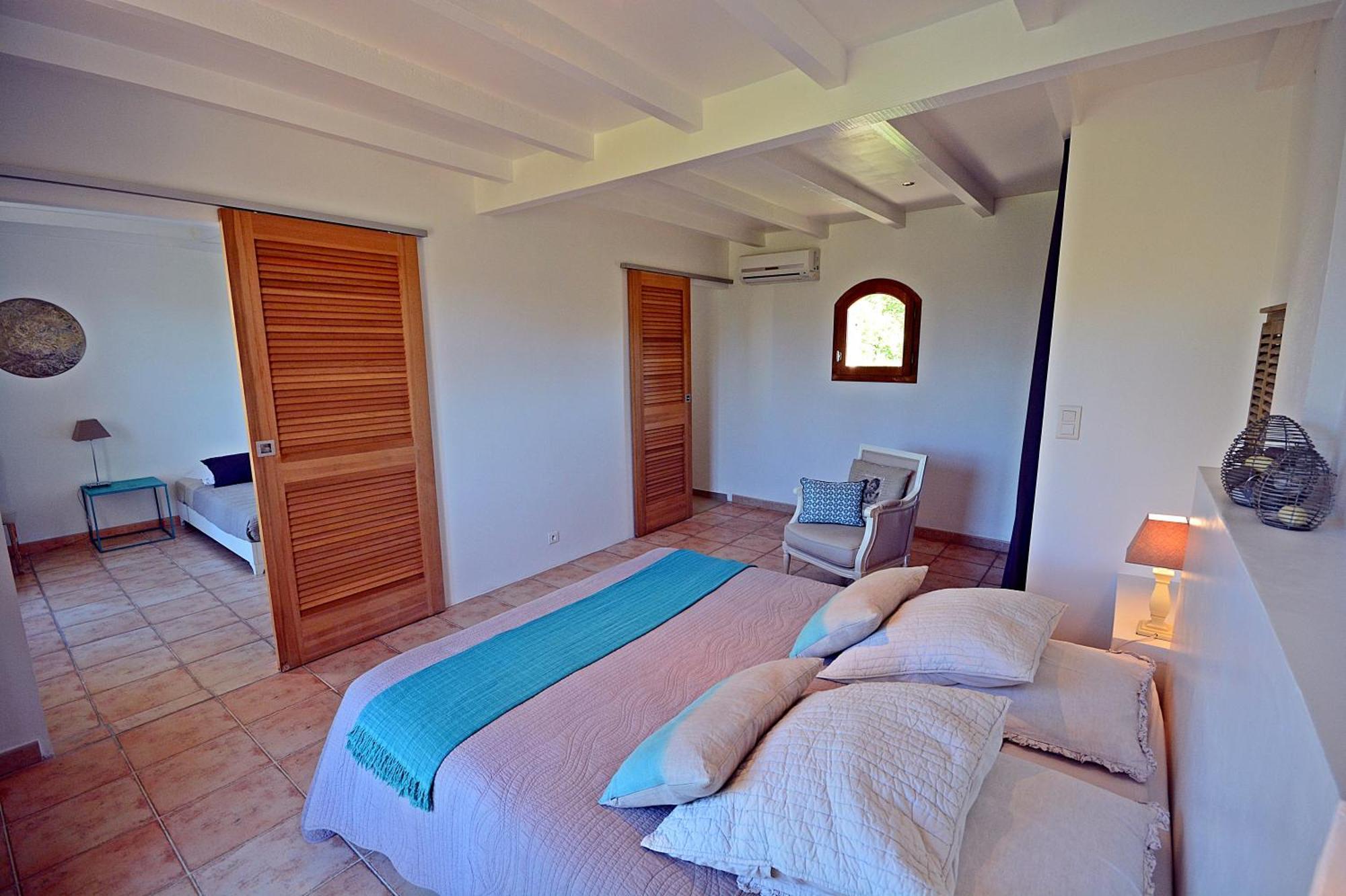 Mas Les Fleurs D'Hilaire Bed & Breakfast Monteux Exterior photo